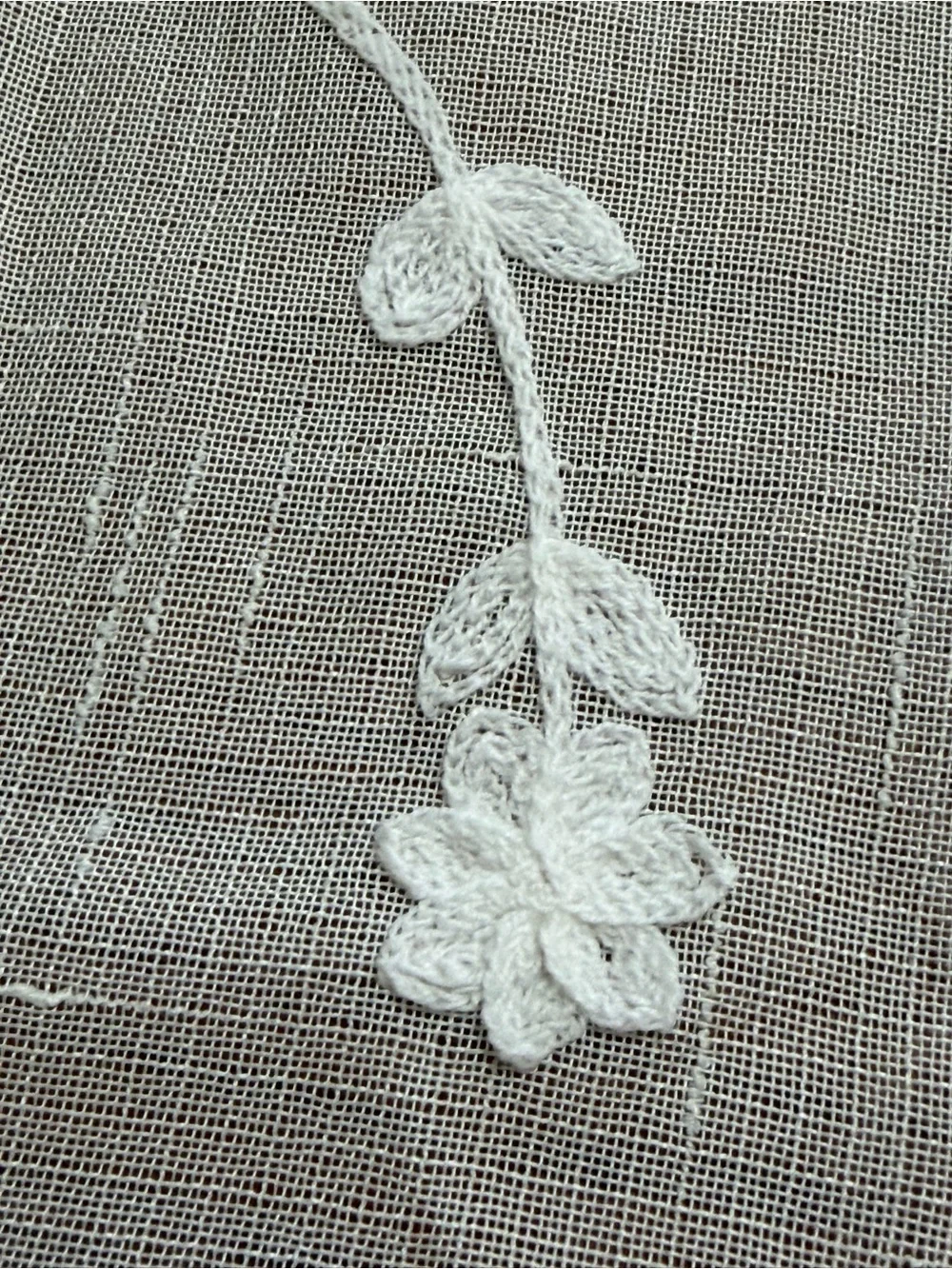Embroidered  Ivory Floral Cafe' Curtain Panel Cottage Farmhouse Scalloped Hem